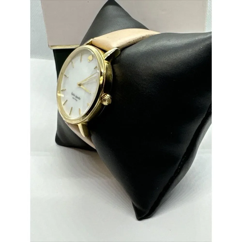 Kate Spade New York Metro 0073 Women's Beige Leather Analog Quartz Watch JNA157